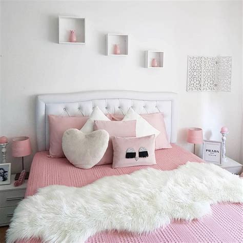 White And Pink Perfect 🌸⚪️ Like If You 💖 It Too Credi Girl Room
