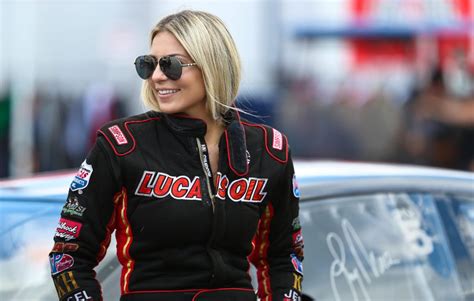 Lizzy Musis Biography Age Net Worth Boyfriend Racing Career Lizzy