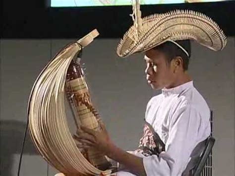 Alat musik sasando adalah alat musik yang berasal dari rote, nusa tenggara timur (ntt), cara memainkan sasando yaitu dengan cara memetik dua sampai tiga dawainya secara. Nama-nama dan Foto Alat Musik Daerah Tradisional di ...