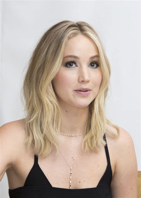 Jennifer lawrence makes a chic arrival for her first official appearance in years!. Jennifer Lawrence - 'Mother!' Portrait Session - TIFF in ...
