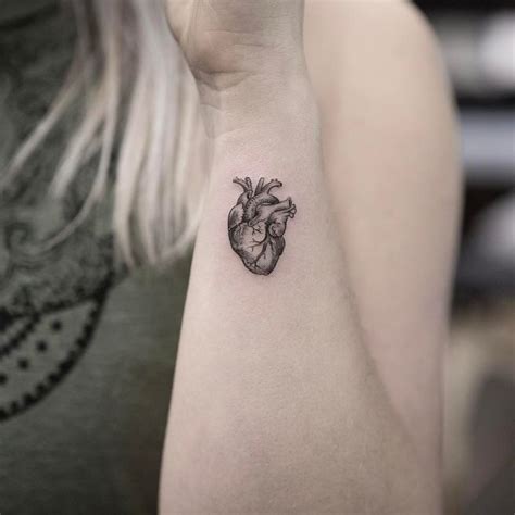 39 Inspiring Anatomical Heart Tattoos Thought Provoking Tatuajes