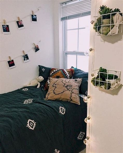 82 Lovely Cute Diy Dorm Room Decoration Ideas Dorm Room Comforters