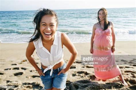 Beautiful Asian Lesbians Photos Et Images De Collection Getty Images