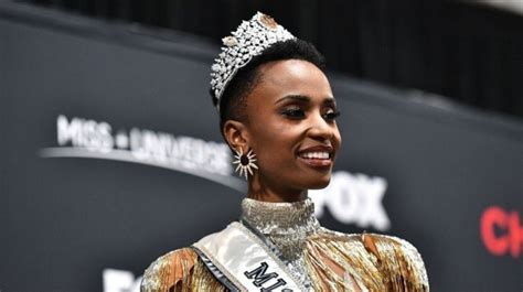 Before 2019's winner was announced, harvey told the audience, this is always a tough moment for me, talking about the time he mistakingly announced the wrong miss universe 2015. Miss Universe 2019 Winner Zozibini Tunzi Has Twitter Fired Up