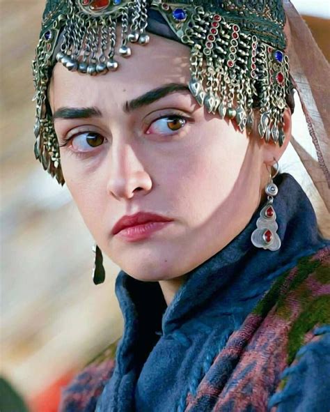Diriliş Ertuğrul Actress Esra Bilgiçs Aka Halime Sultan Biography