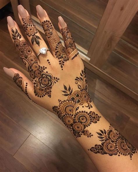 Daily Henna Inspiration On Instagram Henna Creativelytwohenna