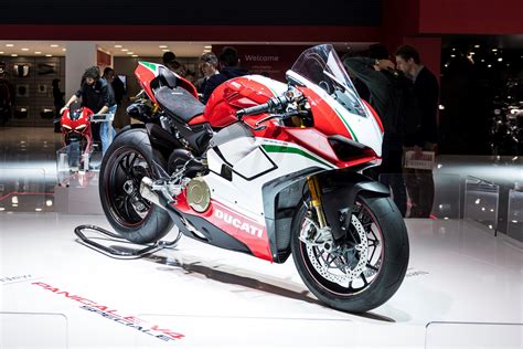 Say hello to the ducati panigale v4 speciale, and its big fat 226hp peak horsepower figure. Ducatista.org - Ducati Panigale V4 Speciale