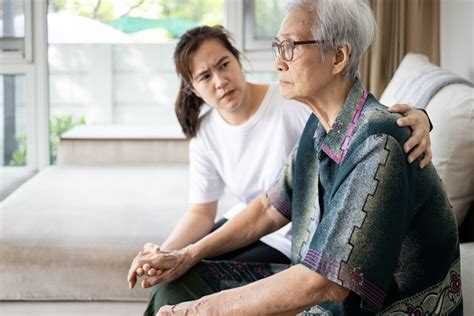 5 Best Practices When Caring For A Parent With Dementia