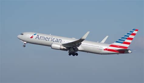 American Boeing B767 300