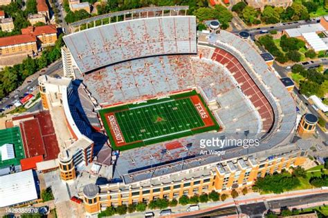 College Football Stadium Aerial Stock Fotos Und Bilder Getty Images