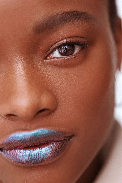 Six Metallic Makeup Looks To Try Into The Gloss
