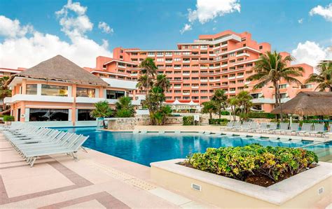 Inauguran el Wyndham Grand Cancún All Inclusive Resort Villas