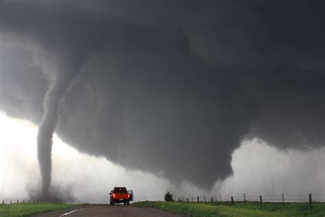 When A Tornado Knocks On Your Door Craziest Storm Chaser Photos Of