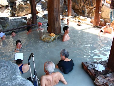 希少価値全国の混浴温泉湯が湧くところに人は集まりそこではみな平等すずめの湯地獄温泉 青風荘 熊本県 TABIZINE人生