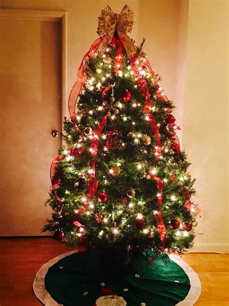 20 Christmas Tree With Garland Homyhomee