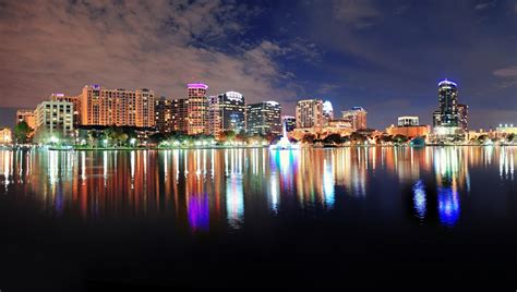 Orlando Und Miami Unter Us Städten Mit Dem Größten Vergnügungspotenzial