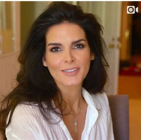 Pin By Nanvy On Beauty And Make Up Angie Harmon Angie Beauty