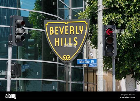 The Road Sign Marking The Town Boundary Of The Beverly Hills In Los