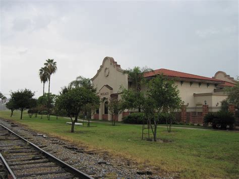 Weslaco Funeral Homes, funeral services & flowers in Texas