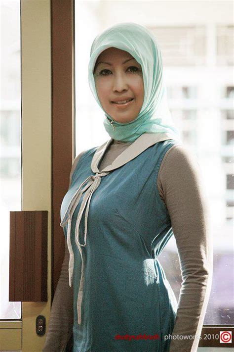 Tante Muda Berjilbab Belajar Jadi Foto Model Profesional Kumpulan