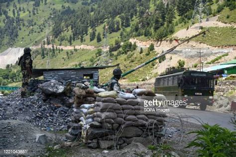 Indian Army Border Photos And Premium High Res Pictures Getty Images
