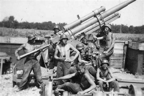 German Anti Aircraft Artillery Crew Pose With Their 88mm Gun Circa 1941 [1000x670] R Historyporn