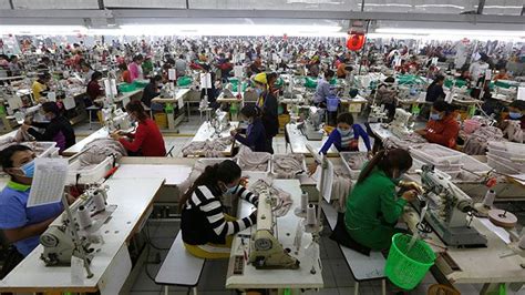 Cari pabrik garmen dijual dengan kualitas terbaik di bekasi. Begini Kondisi Kerja di Pabrik Garmen H & M di Kamboja ...
