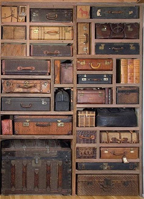 Uniques Displaystorage Of Vintage And Antique Suitcases Old Luggage