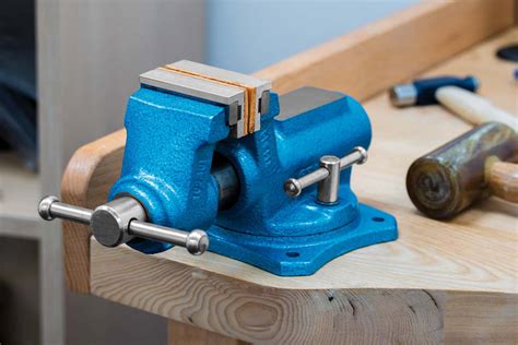 Alok Tools Guide To Selecting The Most Suitable Workbench Vise