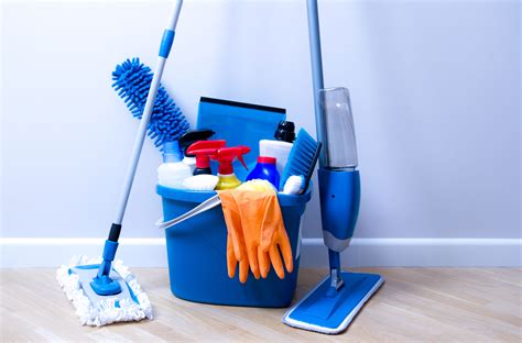 Wet Mopping Vs Dry Mopping Whats The Difference Grainger KnowHow
