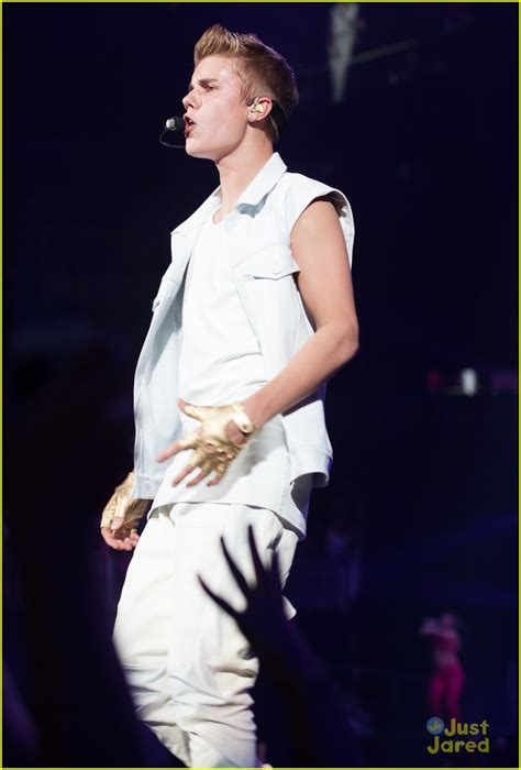Justin Bieber Gets Sick During Believe Concert In Arizona Photo 498779 Photo Gallery
