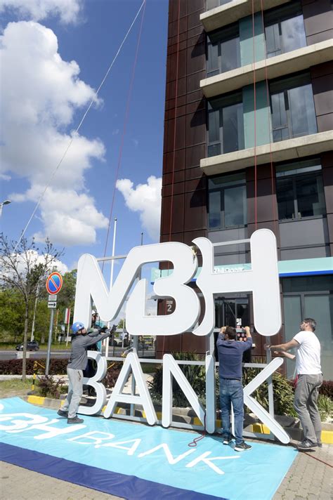 Fotókon Ahogy összeolvadt Két Hazai Nagybank Startlap Vásárlás