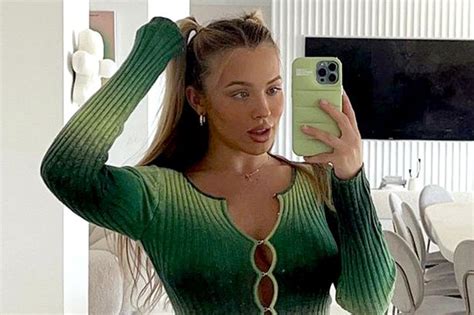 Bikini Model Tammy Hembrow Shares Adorable Breastfeeding Pic But Some Fans Slam Snap Daily Star
