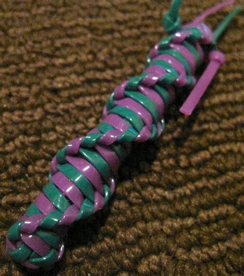 How to start a lanyard at lanyardsbiz.com? Mother Cobra | Plastic lace, Gimp bracelets, Girl scout crafts
