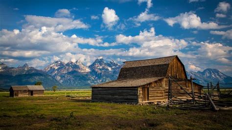 42 Old Barn Wallpapers On Wallpapersafari