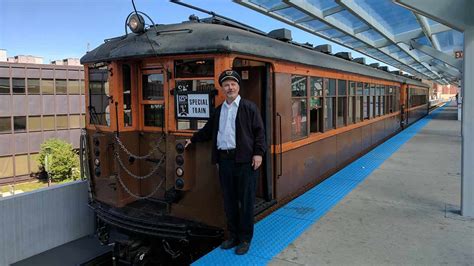 Cta Marking 70th Anniversary With Vintage Train Cars Bus Abc7 Chicago
