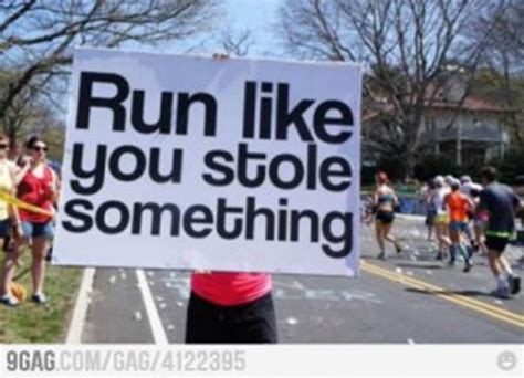 25 Funniest Running Signs At A Race