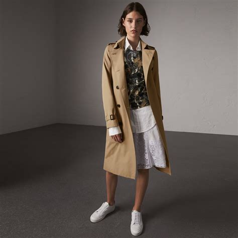 the kensington extra long trench coat in honey women burberry united states