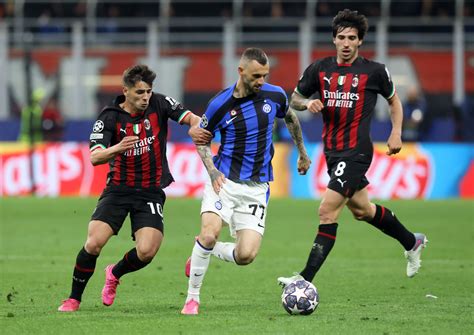 Milan Inter Battle On Two Fronts For Champions League Qualification