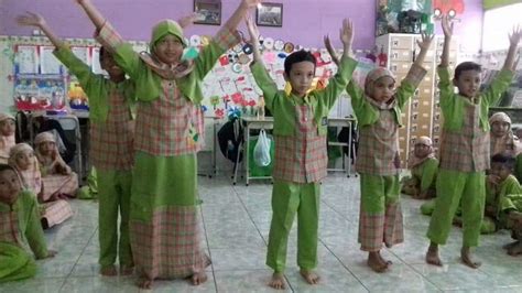 kenalkan seni tari tradisional  langsung praktik sekolah islam