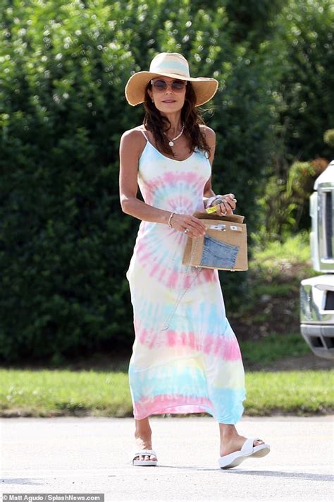 Bethenny Frankel Is Carefree In A Tie Dye Dress As She Picks Up A