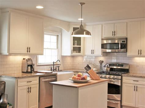 Make sure you know the design you're aiming for before you get ready to choose your cabinet hardware. Kitchen Cabinet Styles | Shaker style kitchen cabinets, White shaker kitchen, Beautiful kitchen ...