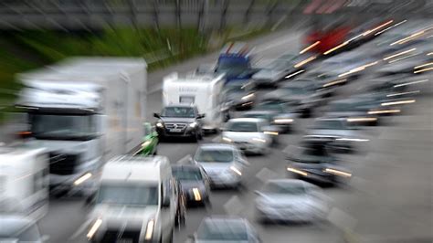 Das urteil des lg berlin: Schüsse auf der Autobahn: Heckenschütze muss lange hinter ...