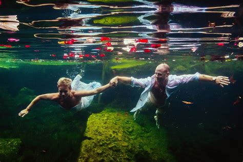 This Underwater Wedding Shoot Is Beautiful Underwater Wedding Wedding
