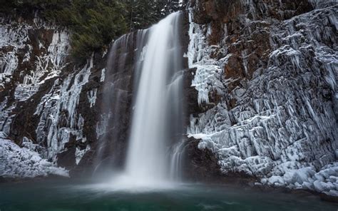 Herunterladen Hintergrundbild Franklin Falls Wasserfall Felsen