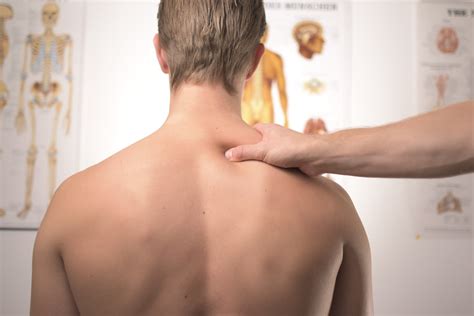 Upper Back Spasms Causes And Treatment Method