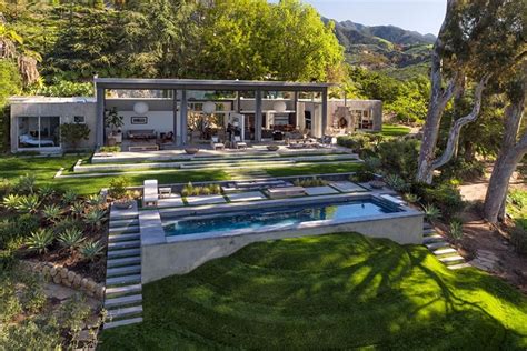 Natalie Portman Buys Stunning New House Designed By Barton Myers Man Of Many