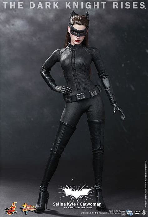 The dark knight rises colors the superhero film as it's come to be defined by marvel in a grimier shade, and features multiple oscar winners to boot. Hot Toys Shows Off Its 1/6 Scale 'The Dark Knight Rises ...