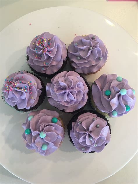Purple Cupcakes Purple Cupcakes Berry Cake Desserts