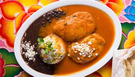 Its Easy To Fall In Love With Oaxacan Style Chiles Rellenos The
